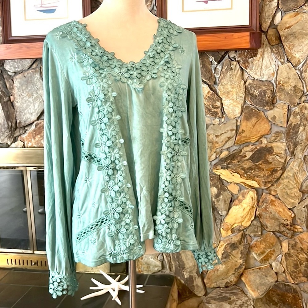 POL, Grace Floral Embroidery Embellished Top, Soft,Relaxed, Green, EUC, Size XS - Picture 8 of 13